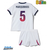 Paris Saint-Germain Marquinhos #5 Bortedraktsett Barn 2026-27 Kortermet (+ Korte bukser)
